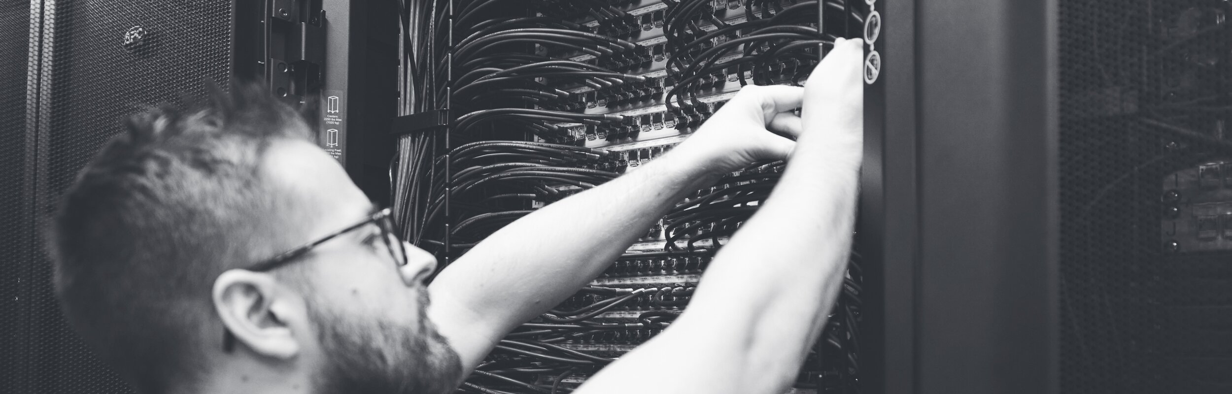 Cyberlink | Private Network | Standortvernetzung Firmenstandorte schweizweit sicher, zuverlässig und kosteneffizient vernetzt.